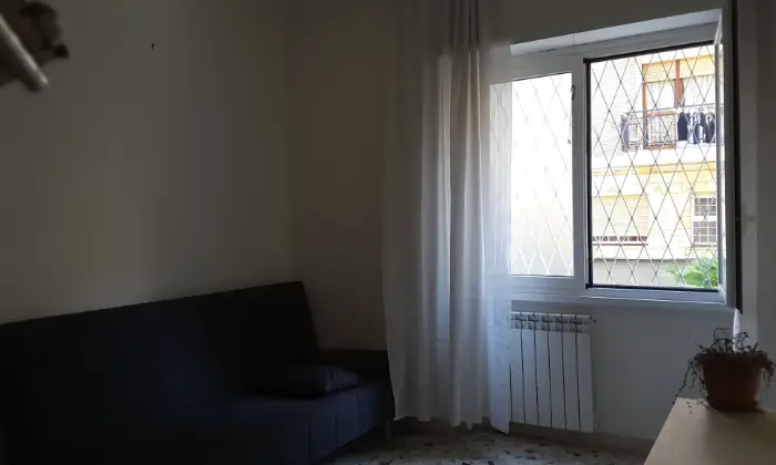 Rexer-Roma-Grazioso-bilocale-piano-terra-silenzioso-SALONE