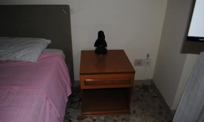 Rexer-Roma-Grazioso-bilocale-piano-terra-silenzioso-CAMERA-DA-LETTO
