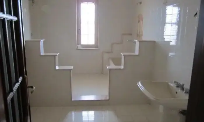 Rexer-Giugliano-in-Campania-Confortevole-appartamento-con-ampia-balconata-BAGNO