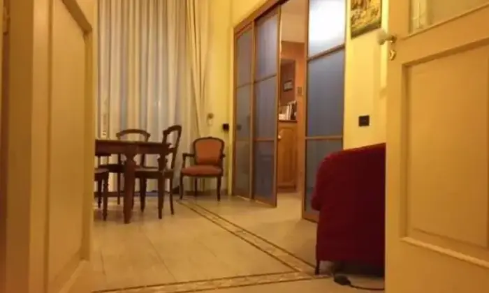 Rexer-Napoli-Elegante-appartamento-nel-cuore-della-citt-SOGGIORNOCUCINA