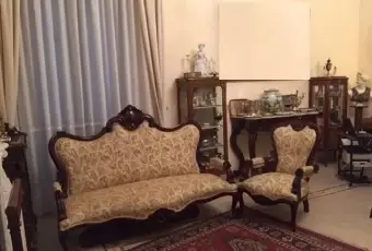 Rexer-Napoli-Elegante-appartamento-nel-cuore-della-citt-SOGGIORNOCUCINA