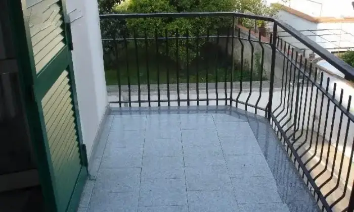 Rexer-Giugliano-in-Campania-Varcaturo-CAMERA-DA-LETTO