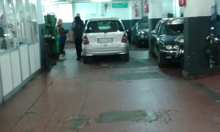 Rexer-roma-Locale-zona-san-giovanni-GARAGE