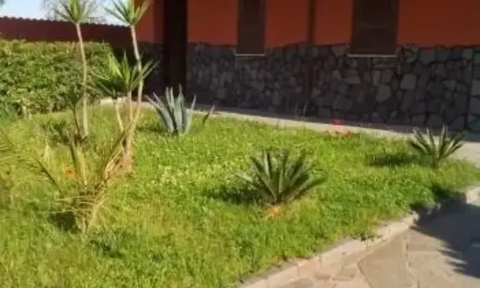 Rexer-Giugliano-in-Campania-Bilocale-arredato-in-residence-GIARDINO