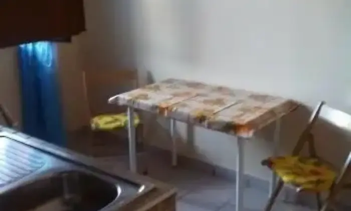 Rexer-Giugliano-in-Campania-Monolocale-arredato-CUCINA