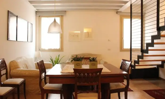 Rexer-Treviso-Elegante-trilocale-in-centro-storico-SOGGIORNOCUCINA