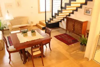 Rexer-Treviso-Elegante-trilocale-in-centro-storico-SOGGIORNOCUCINA