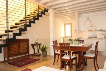 Rexer-Treviso-Elegante-trilocale-in-centro-storico-SOGGIORNOCUCINA