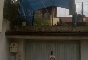 Rexer-Valeggio-sul-Mincio-Garage-con-spazio-per-piante-sovrastante-ESTERNO