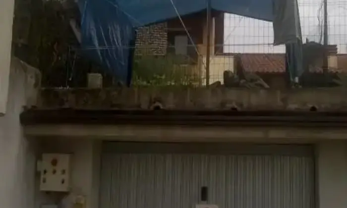 Rexer-Valeggio-sul-Mincio-Garage-con-spazio-per-piante-sovrastante-ESTERNO