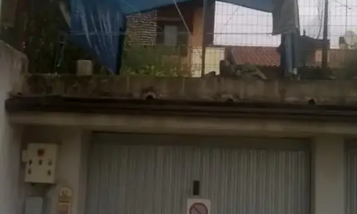 Rexer-Valeggio-sul-Mincio-Garage-con-spazio-per-piante-sovrastante-ESTERNO