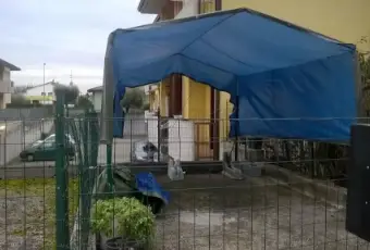 Rexer-Valeggio-sul-Mincio-Garage-con-spazio-per-piante-sovrastante-ESTERNO