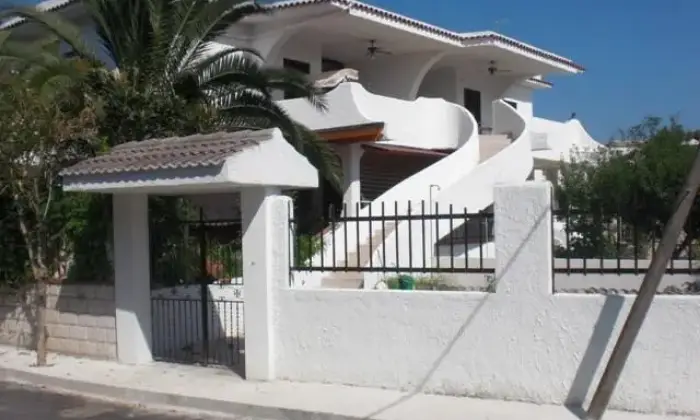 Rexer-Rodi-Garganico-Villetta-indipendente-con-giardino-ESTERNO