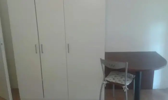 Rexer-Saronno-Stanza-singola-per-ragazze-a-Saronno-CAMERA-DA-LETTO