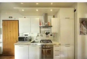 Rexer-Roma-Elegante-bilocale-con-solarium-e-terrazzo-zona-Giustiniana-CUCINA