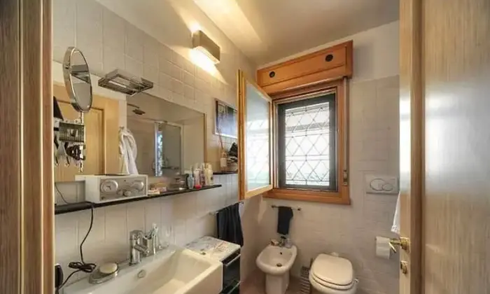 Rexer-Roma-Elegante-bilocale-con-solarium-e-terrazzo-zona-Giustiniana-BAGNO