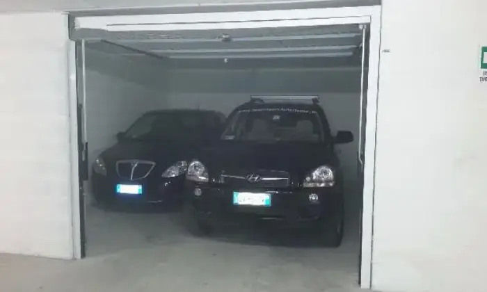 Rexer-Rimini-Box-boppio-vicino-al-mare-a-Rimini-GARAGE
