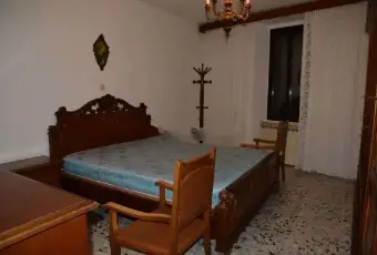 Rexer-Radicofani-Grazioso-trilocale-su-due-livelli-a-Radicofani-CAMERA-DA-LETTO