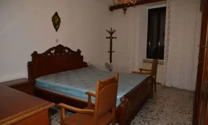 Rexer-Radicofani-Grazioso-trilocale-su-due-livelli-a-Radicofani-CAMERA-DA-LETTO