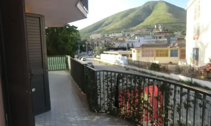 Rexer-Caserta-Ampio-luminoso-appartamento-TERRAZZO