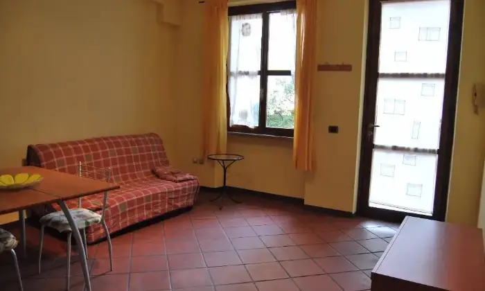 Rexer-Terni-Appartamento-centrale-ristrutturato-SALONE
