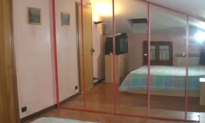 Rexer-Clusone-Attico-nel-centro-storico-di-Clusone-CAMERA-DA-LETTO