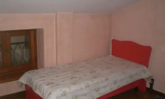 Rexer-Clusone-Attico-nel-centro-storico-di-Clusone-CAMERA-DA-LETTO