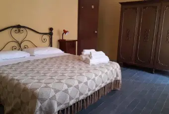 Rexer-Scanno-Meravigliosa-villa-sul-lago-CAMERA-DA-LETTO