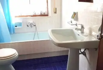 Rexer-Scanno-Meravigliosa-villa-sul-lago-BAGNO
