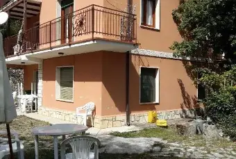Rexer-Scanno-Meravigliosa-villa-sul-lago-GIARDINO