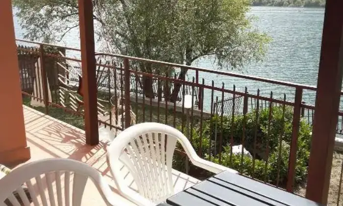 Rexer-Scanno-Meravigliosa-villa-sul-lago-TERRAZZO
