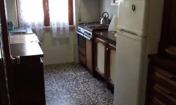 Rexer-Scanno-Meravigliosa-villa-sul-lago-CUCINA