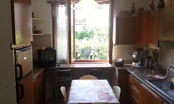 Rexer-Lerici-Stupenda-Villa-a-mt-dal-Mare-con-Giardino-privato-CUCINA