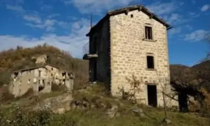Rexer-Valle-Castellana-Antica-casa-in-pietra-nel-bosco-immersa-nei-Monti-dAbruzzo-ALTRO