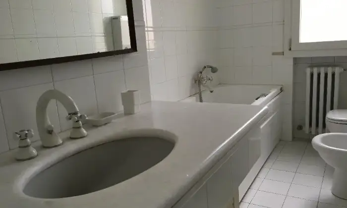Rexer-BellariaIgea-Marina-Spazioso-appartamento-BAGNO