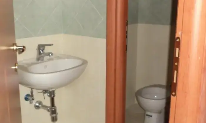 Rexer-Mugnano-di-Napoli-Locale-commerciale-ristrutturato-in-ottima-posizione-a-Mugnano-ALTRO