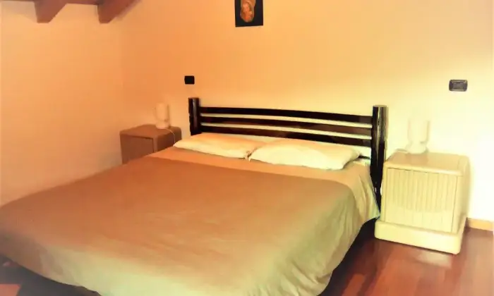 Rexer-Traona-Villa-indipendente-per-vacanze-CAMERA-DA-LETTO