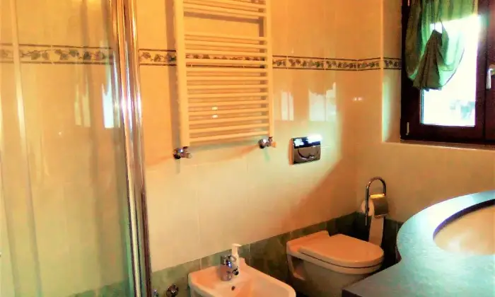 Rexer-Traona-Villa-indipendente-per-vacanze-BAGNO