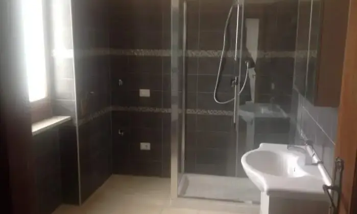 Rexer-Brusciano-Ampio-ed-elegante-quadrilocale-BAGNO