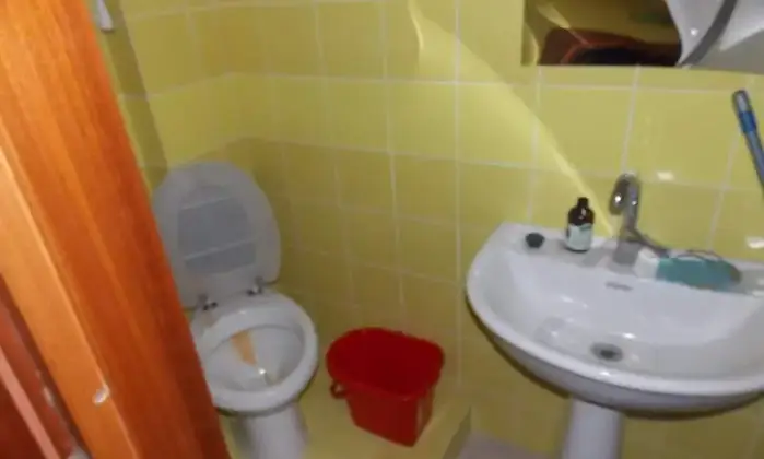 Rexer-Roma-Locale-uso-magazzinoufficio-BAGNO