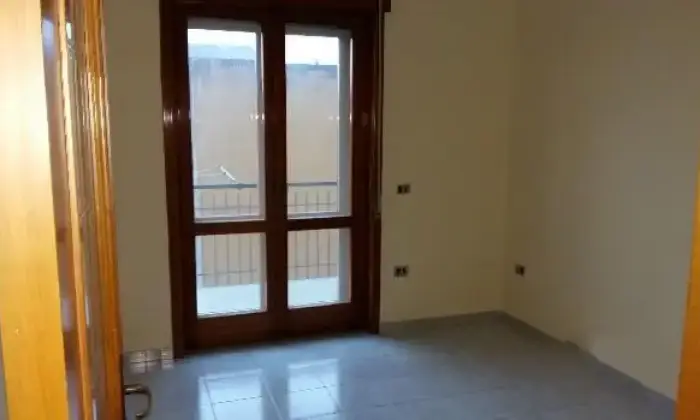 Rexer-Giugliano-in-Campania-Trilocale-con-ampio-balcone-CAMERA-DA-LETTO