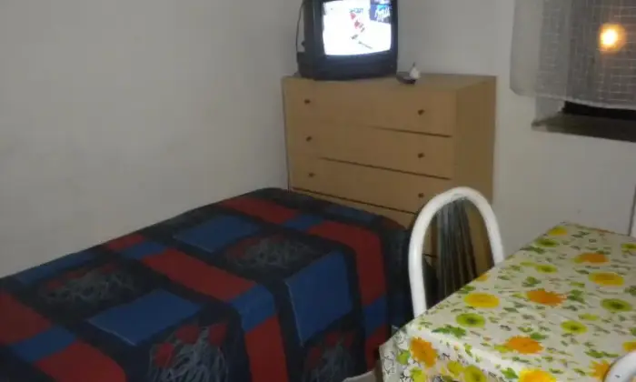 Rexer-Battipaglia-UTILE-PER-GLI-AMMALATI-HOSPEDALE-DI-CAMPOLONGO-CAMERA-DA-LETTO