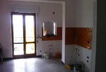 Rexer-Giugliano-in-Campania-Bilocale-ristrutturato-CUCINA