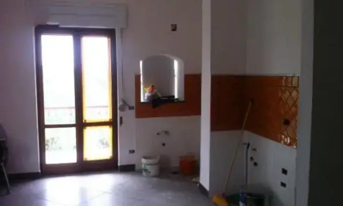 Rexer-Giugliano-in-Campania-Bilocale-ristrutturato-CUCINA