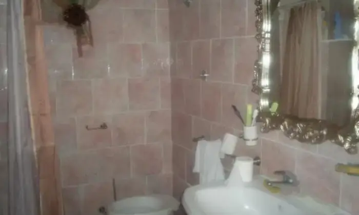 Rexer-Sessa-Aurunca-Trilocle-in-villetta-BAGNO