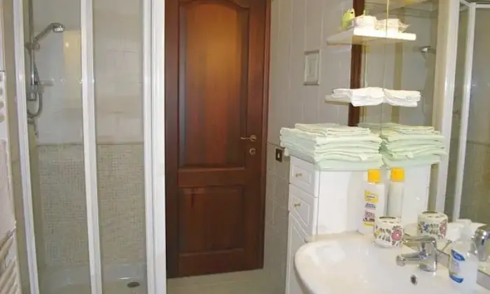 Rexer-Roma-ELEGANTE-APPARTAMENTO-mq-vicinanze-GEMELLI-VATICANO-BAGNO