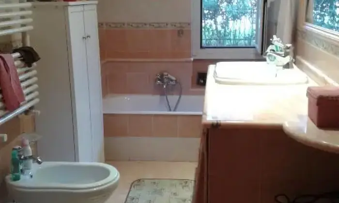 Rexer-Roma-Affittasi-ampia-stanza-singola-BAGNO