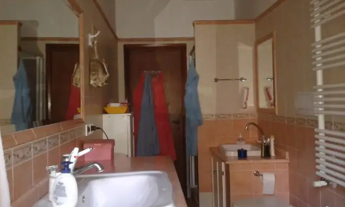 Rexer-Roma-Affittasi-ampia-stanza-singola-BAGNO