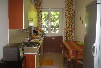 Rexer-Roma-Affittasi-ampia-stanza-singola-CUCINA