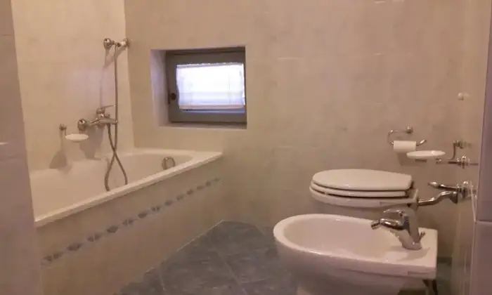 Rexer-Arezzo-Casa-vacanze-in-Residence-con-Piscina-BAGNO